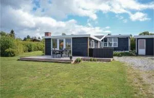 Two-Bedroom Holiday Home In Knebel - Skødshoved Strand
