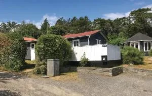Three-Bedroom Holiday Home In Allinge - Allinge