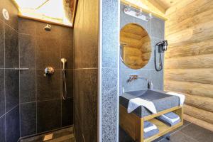 Les Chalets de Maramour : Chambre Familiale - Vue sur Jardin - Non remboursable