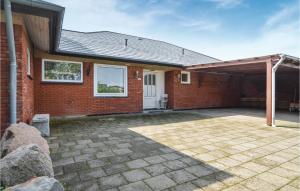 Three-Bedroom Holiday Home In Bredebro