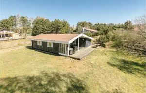 Three-Bedroom Holiday Home In Aakirkeby - Vester Sømarken