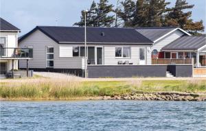 Three-Bedroom Holiday Home In Ulfborg