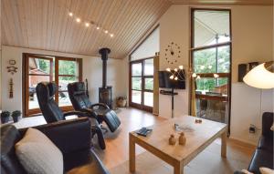 Three-Bedroom Holiday Home In Vinderup