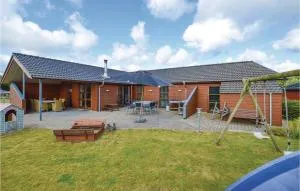 Three-Bedroom Holiday Home In Vinderup - Vinderup