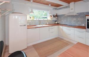 Three-Bedroom Holiday Home In Blavand