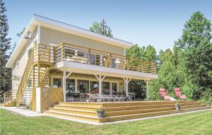 Amazing Home In Bolmsö