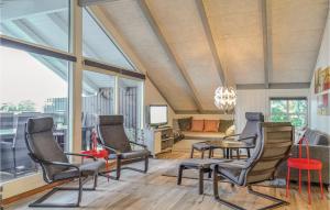 Three-Bedroom Holiday Home In Hvide Sande