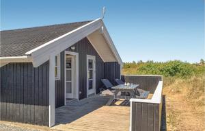 Three-Bedroom Holiday Home In Hvide Sande