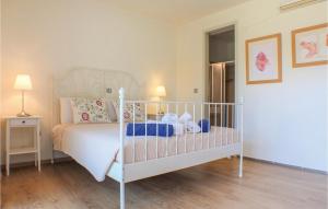 Stunning home in Perdika w/ Outdoor swimming pool, Outdoor swimming pool and 4 Bedrooms Aegina Greece