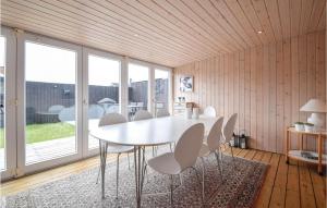 Three-Bedroom Holiday Home In Juelsminde