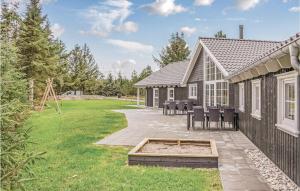 Six-Bedroom Holiday Home In Blavand