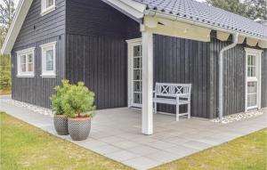 Six-Bedroom Holiday Home In Blavand