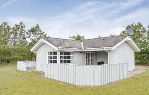 Three-Bedroom Holiday Home In Saby - Præstbro