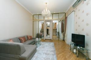 Stylish two-level flat 2 min from Khreschatyk
