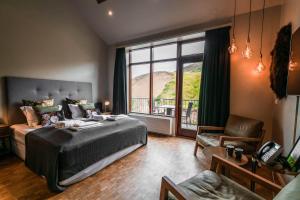 Frost and Fire Hotel