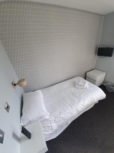 Single Room with Shared Shower and Toilet room in The Derby Conference Centre - Shared Accomodation
