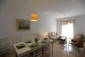 PLAZA ALFONSO SÁNCHEZ FERRAJÓN - 赫雷斯-德拉弗龙特拉