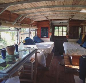 Sejours a la ferme Cosmic English Bus 2 floor : photos des chambres