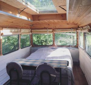 Sejours a la ferme Cosmic English Bus 2 floor : photos des chambres