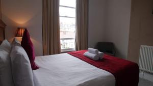 Family Junior Suite room in The Broadway Hotel