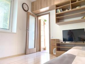 Krásný apartmán u lesa, trolejbus do centra a BVV, parkování zdarma