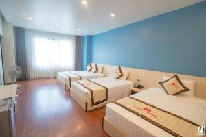 Phòng Bốn Người Hướng Vườn (Garden View Quadruple Room)