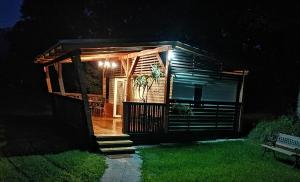 2 star vikendica Samson mobile house Bled Slovenija