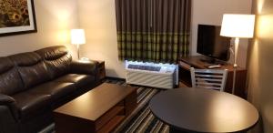 Super 8 by Wyndham Brandon MB