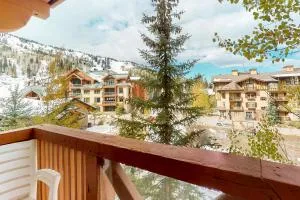 Powderhorn Lodge 311: Poppy Suite - Solitude