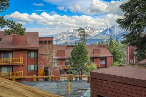 Mammoth Ski & Racquet 124