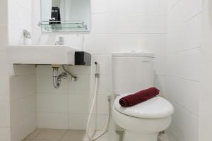 Modern City View Studio Apartment at Tuscany Residences By Travelio