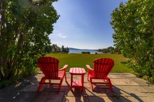Two Bedroom House room in Loon Song