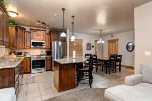 Three Bedroom Apartment room in Luxury on Lillehammer Lane
