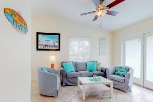 Four Bedroom House room in Turquoise Paradise East & West