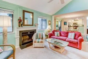 433 Oceanwoods Cottage - Кіава-Айленд