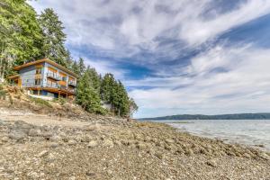 Paradise Cove Retreat