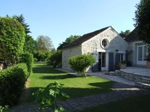 加沃特山谷住宿加早餐酒店 - La Chapelle-Rablais