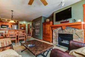 Eagle Springs West 206: Meadowlark Suite