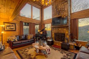 Three Bedroom House room in Soaring Eagle