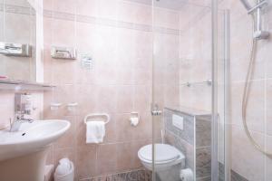 Double Room with Lake View room in Seehotel Grunewald