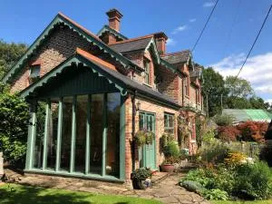 Lazy Daze Cottage - Warnham