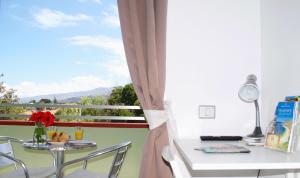 Edificio Las Marañuelas, Puerto La Cruz, Islas Canarias Tenerife