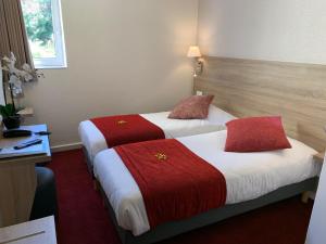 Hotels The Originals City, Hotel Nimes Costieres, Ex Inter Hotel : Chambre Lits Jumeaux