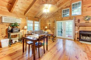 Country Cottage - 4hvězdičkové hotely ve městě Sautee Nacoochee