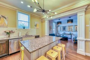 Savannah Lez Frederick