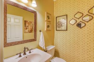 Savannah Lez Frederick: Premier