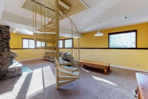 Meadows and Mountain Retreat