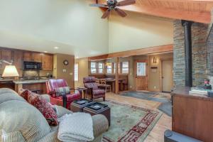 Three Bedroom House room in 6 Antelope