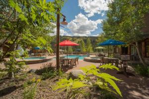 Trappers Crossing 8763