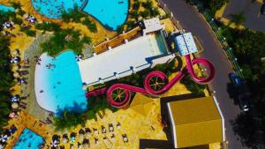 PISCINAS 24 HORAS NO LACQUA em CALDAS NOVAS